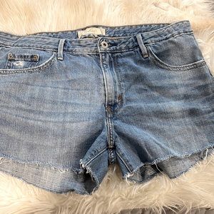 Women’s Levi’s denim cutoffs